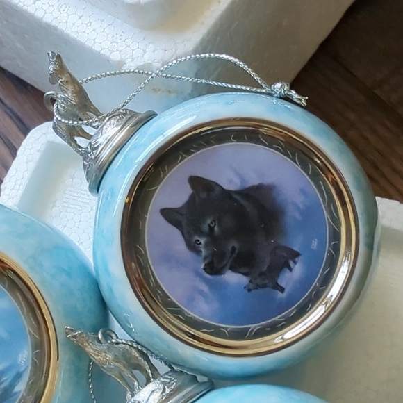 BRADFORD EDITIONS I NWT 6 "Spirit of the Wilderness" Ceramic Wolf Ornaments - Picture 9 of 14